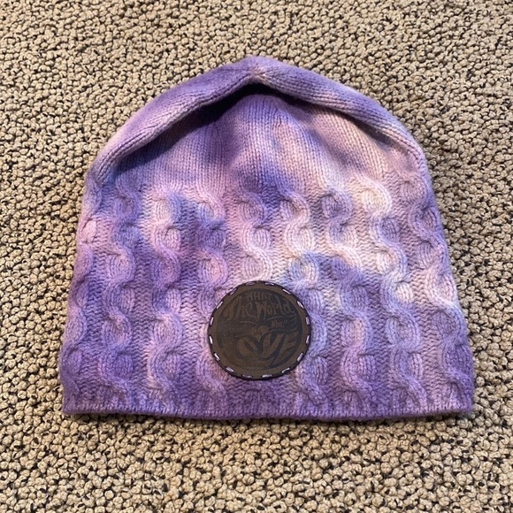 NWOT Purple Dip Dyed Cashmere Slouchy Beanie with Leather Patch on Front - Picture 1 of 4